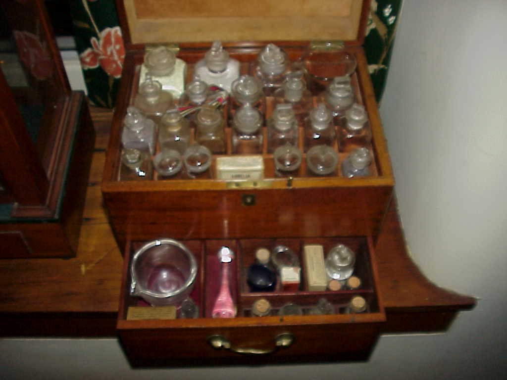 Antique, 1924 apothecary medical kit – Vintage Anthropology